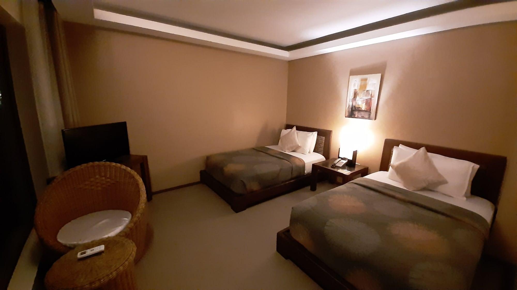 Urban Sands Hotel Iloilo Exterior photo